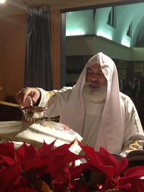Early Liturgy at the Archangel Greek Orthodox Church, photo 7 of 37