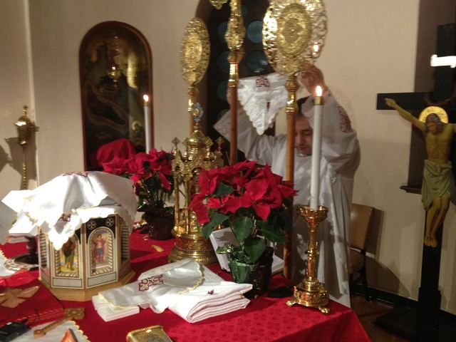 Early Liturgy at the Archangel Greek Orthodox Church, photo 31 of 37
